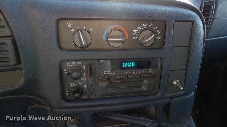 image for item DC1826 1996 Chevrolet Astro van