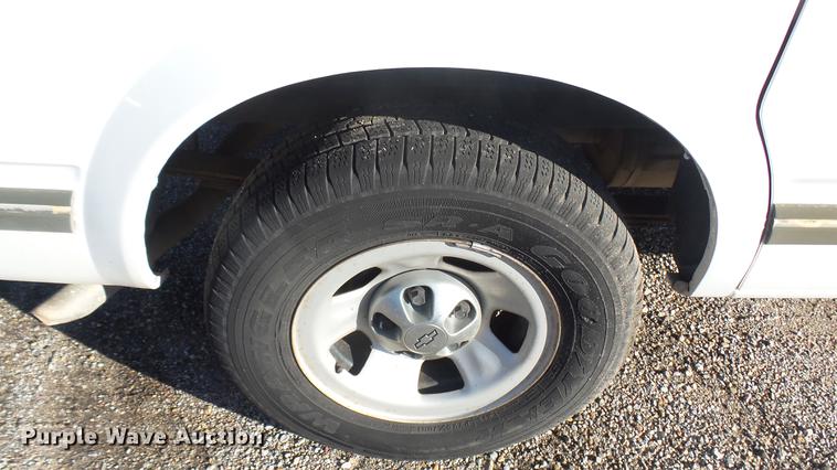 image for item DC1826 1996 Chevrolet Astro van