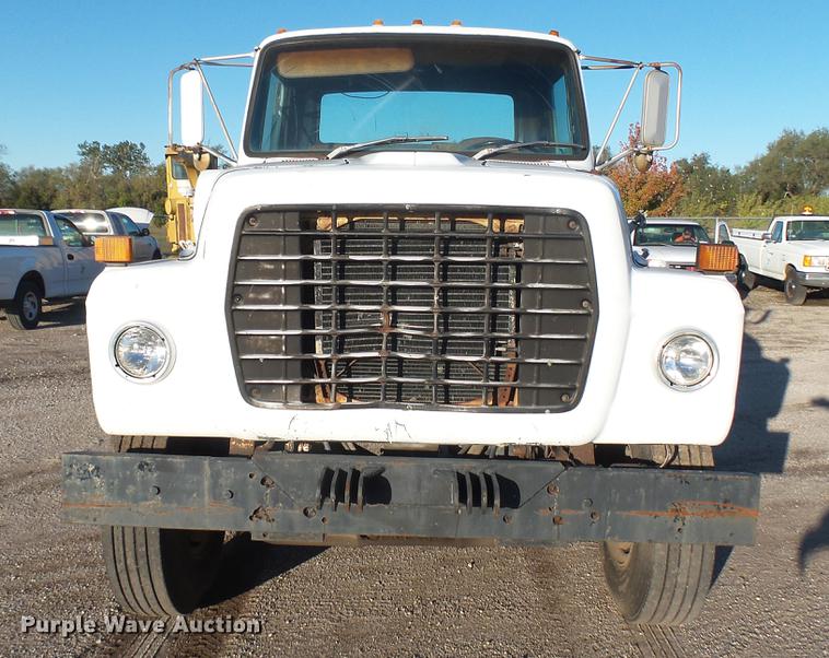 image for item DC1827 1983 Ford 8000 truck cab and chassis