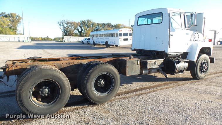 image for item DC1827 1983 Ford 8000 truck cab and chassis