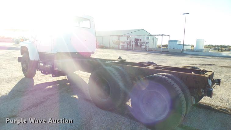 image for item DC1827 1983 Ford 8000 truck cab and chassis