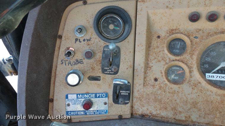 image for item DC1827 1983 Ford 8000 truck cab and chassis