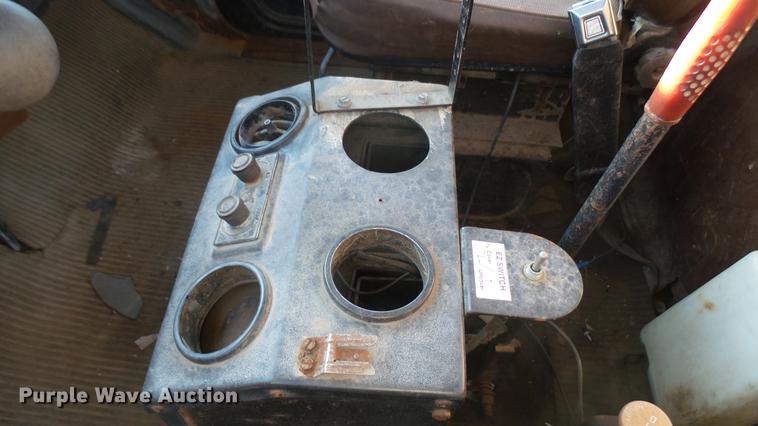 image for item DC1827 1983 Ford 8000 truck cab and chassis