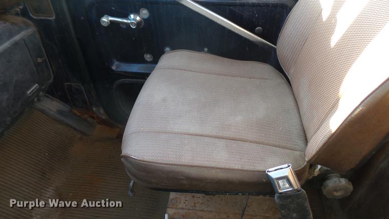 image for item DC1827 1983 Ford 8000 truck cab and chassis