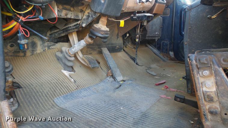 image for item DC1827 1983 Ford 8000 truck cab and chassis