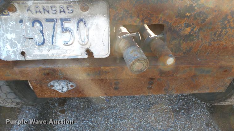 image for item DC1827 1983 Ford 8000 truck cab and chassis