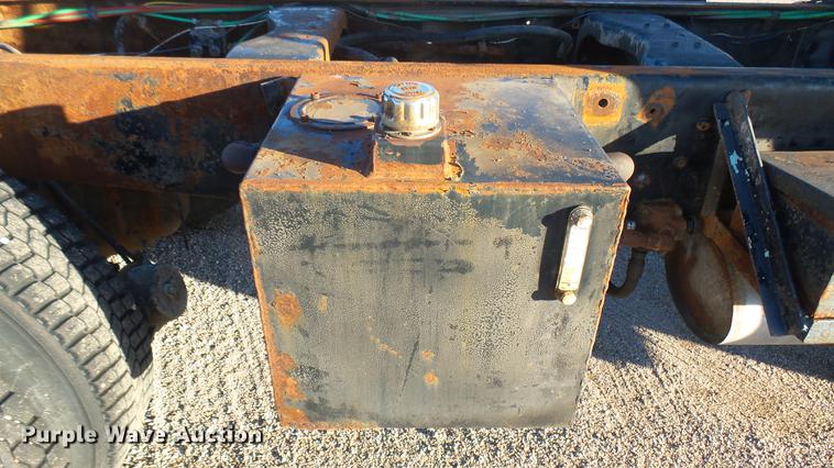 image for item DC1827 1983 Ford 8000 truck cab and chassis