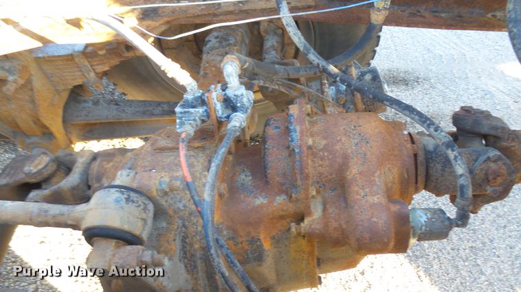 image for item DC1827 1983 Ford 8000 truck cab and chassis