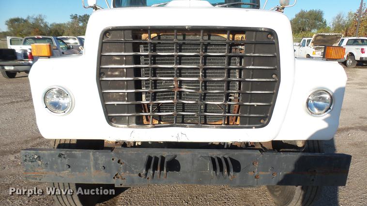image for item DC1827 1983 Ford 8000 truck cab and chassis