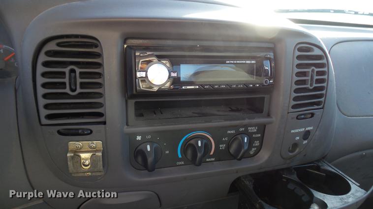 image for item DC1828 2003 Ford F150 pickup truck