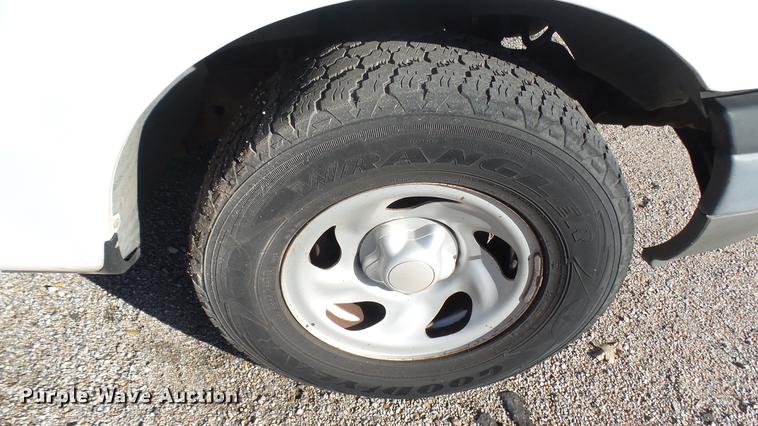 image for item DC1828 2003 Ford F150 pickup truck