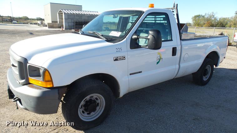 image for item DC1829 1999 Ford F250 Super Duty pickup truck