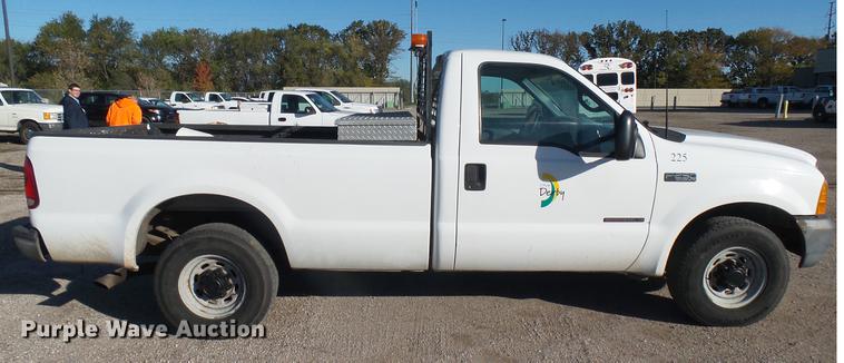 image for item DC1829 1999 Ford F250 Super Duty pickup truck