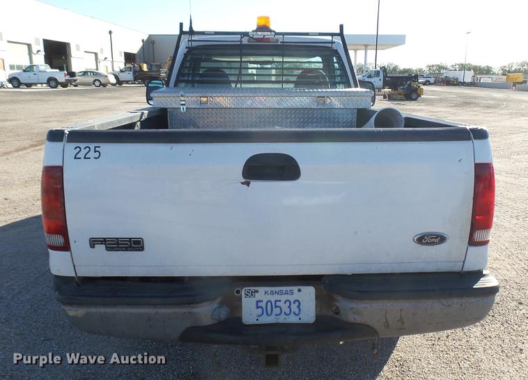 image for item DC1829 1999 Ford F250 Super Duty pickup truck