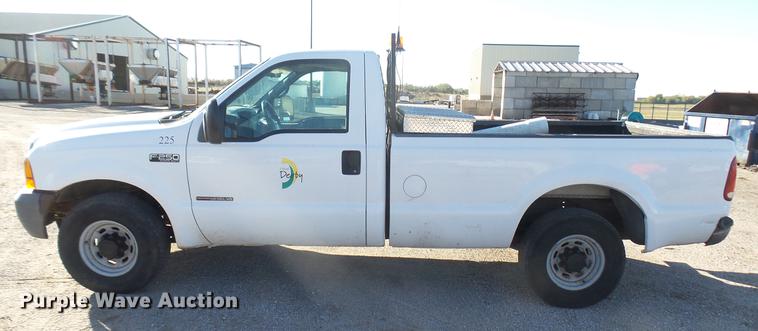 image for item DC1829 1999 Ford F250 Super Duty pickup truck