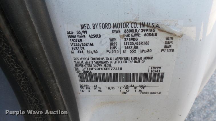 image for item DC1829 1999 Ford F250 Super Duty pickup truck