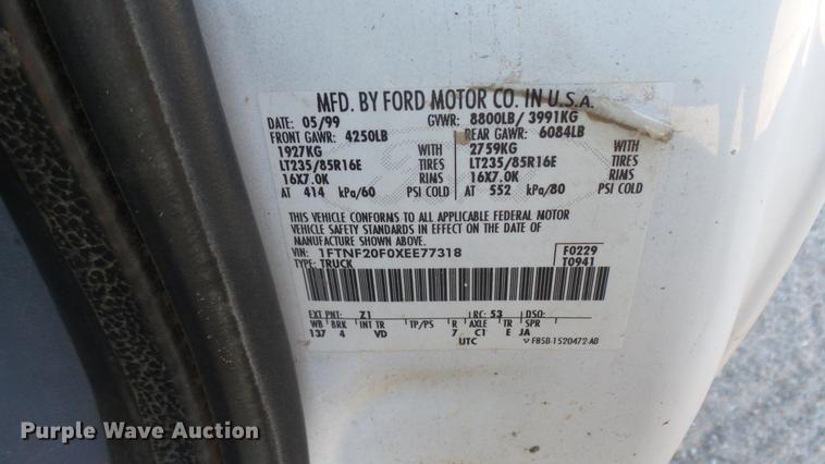 image for item DC1829 1999 Ford F250 Super Duty pickup truck