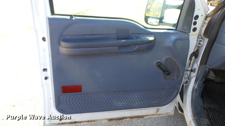 image for item DC1829 1999 Ford F250 Super Duty pickup truck