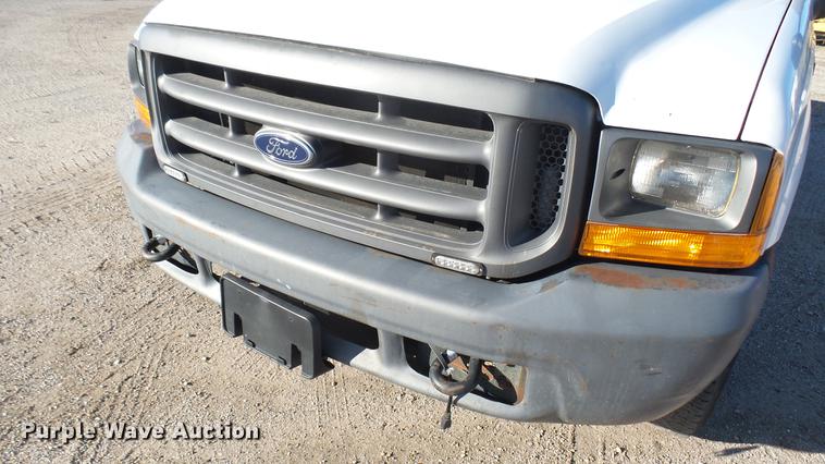 image for item DC1829 1999 Ford F250 Super Duty pickup truck