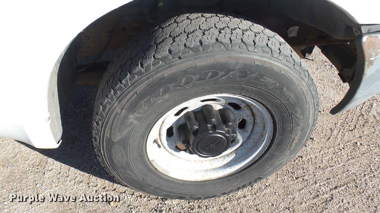 image for item DC1829 1999 Ford F250 Super Duty pickup truck