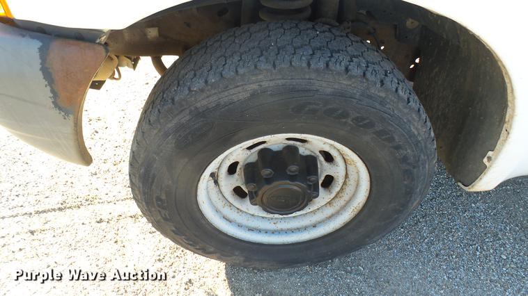 image for item DC1829 1999 Ford F250 Super Duty pickup truck