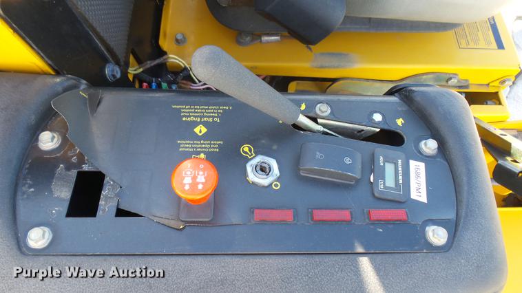 image for item DC1831 2005 Hustler Super Z ZTR lawn mower