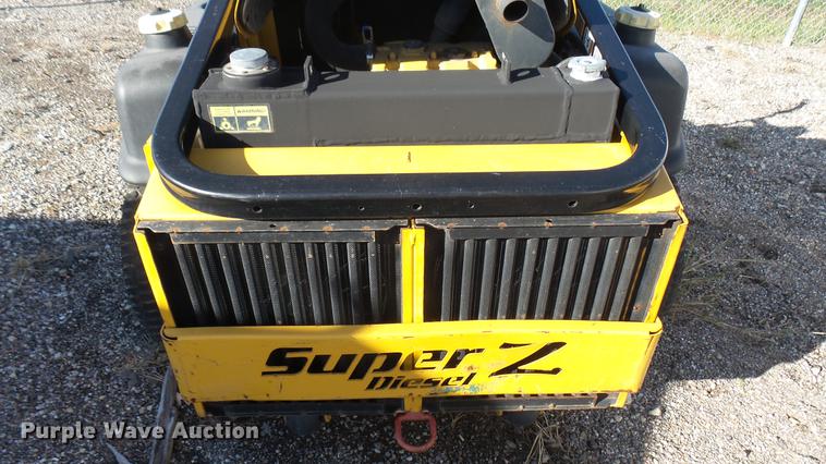 image for item DC1831 2005 Hustler Super Z ZTR lawn mower