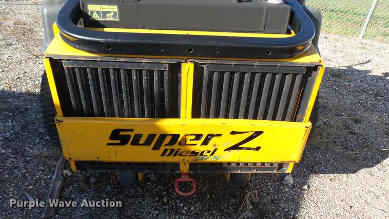 image for item DC1831 2005 Hustler Super Z ZTR lawn mower