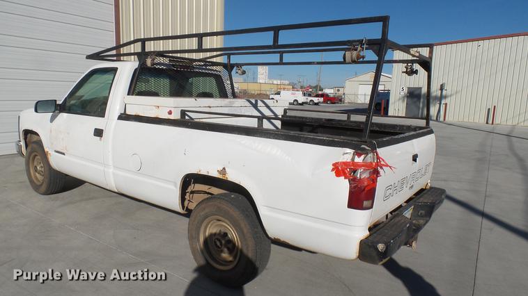 image for item DC1885 2000 Chevrolet C2500 pickup truck