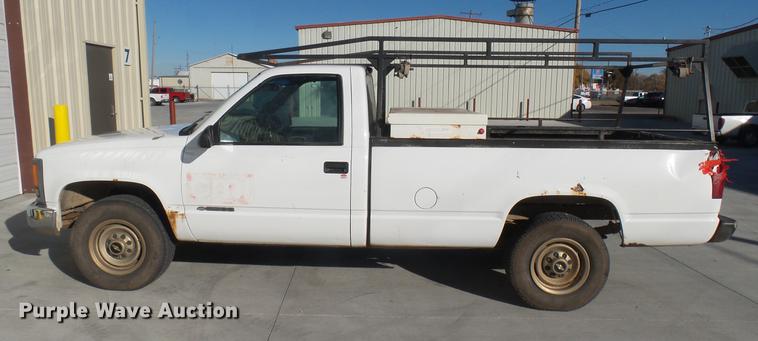 image for item DC1885 2000 Chevrolet C2500 pickup truck