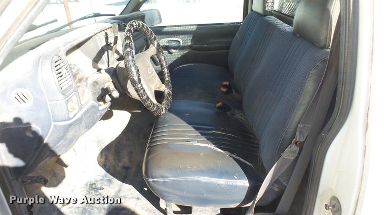 image for item DC1885 2000 Chevrolet C2500 pickup truck