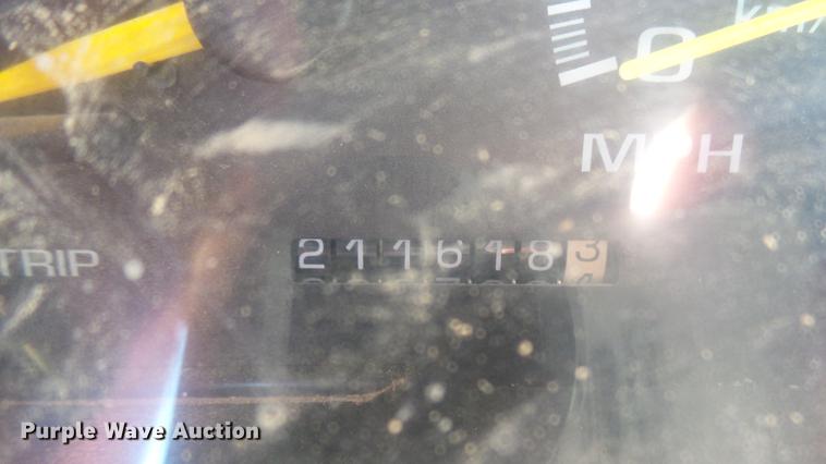 image for item DC1885 2000 Chevrolet C2500 pickup truck