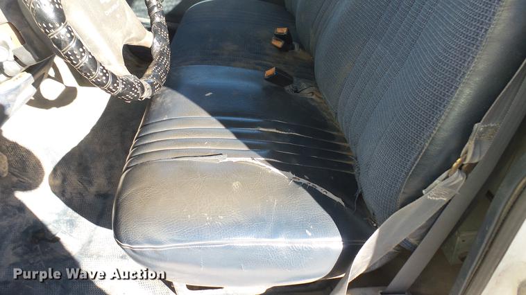 image for item DC1885 2000 Chevrolet C2500 pickup truck