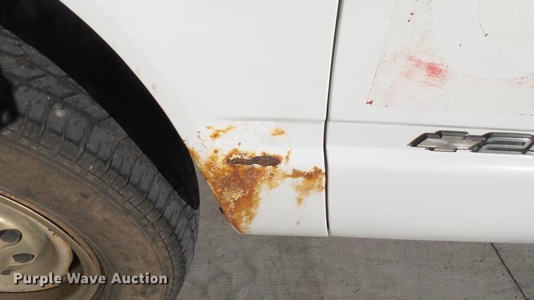 image for item DC1885 2000 Chevrolet C2500 pickup truck