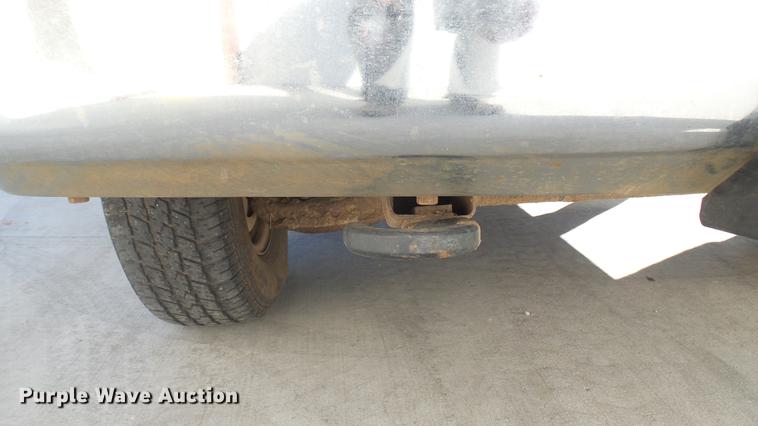 image for item DC1885 2000 Chevrolet C2500 pickup truck