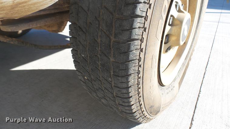 image for item DC1885 2000 Chevrolet C2500 pickup truck