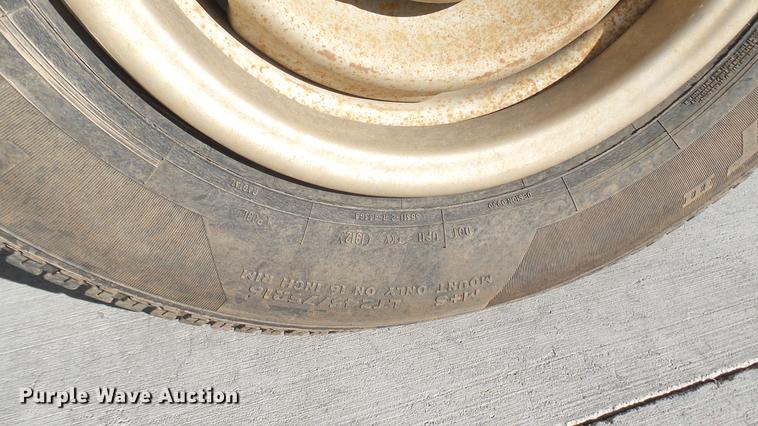 image for item DC1885 2000 Chevrolet C2500 pickup truck