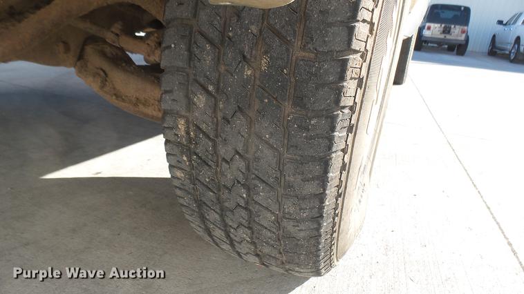 image for item DC1885 2000 Chevrolet C2500 pickup truck