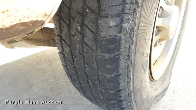 image for item DC1885 2000 Chevrolet C2500 pickup truck