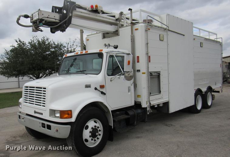 image for item DC2241 2001 International 4900 X-ray inspection truck