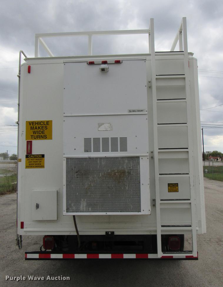 image for item DC2241 2001 International 4900 X-ray inspection truck
