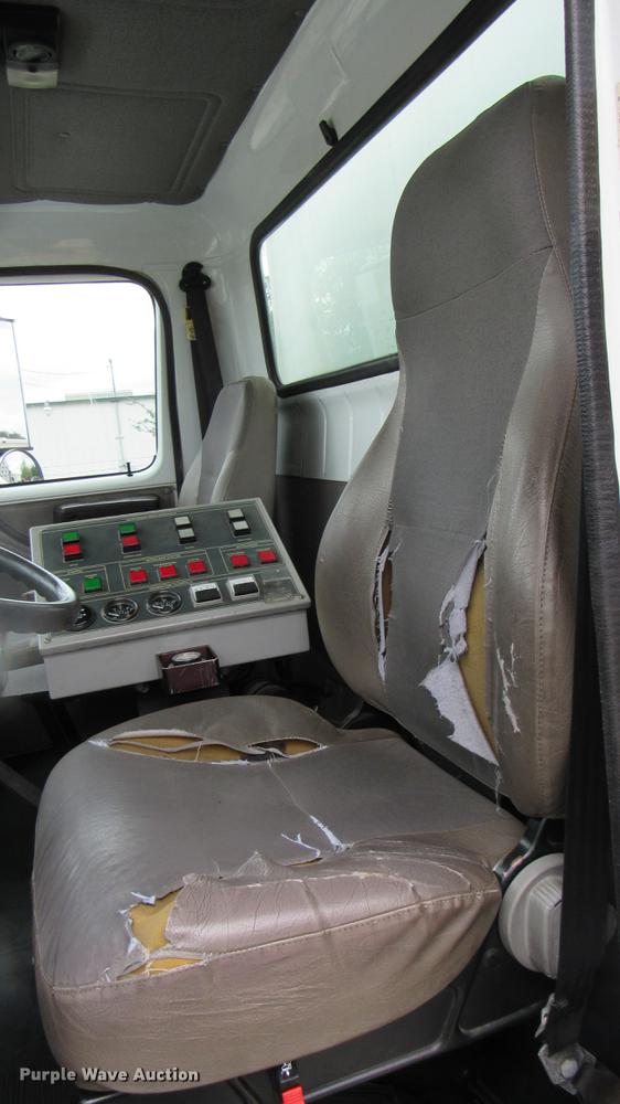 image for item DC2241 2001 International 4900 X-ray inspection truck