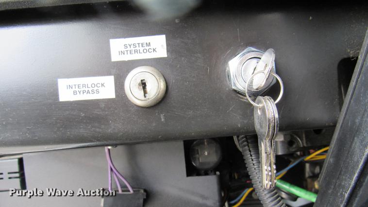 image for item DC2241 2001 International 4900 X-ray inspection truck