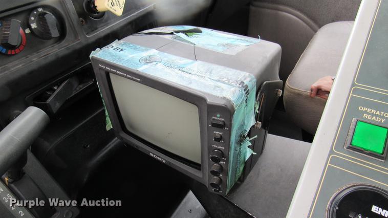 image for item DC2241 2001 International 4900 X-ray inspection truck