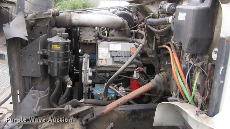 image for item DC2241 2001 International 4900 X-ray inspection truck