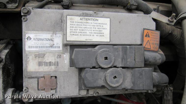 image for item DC2241 2001 International 4900 X-ray inspection truck