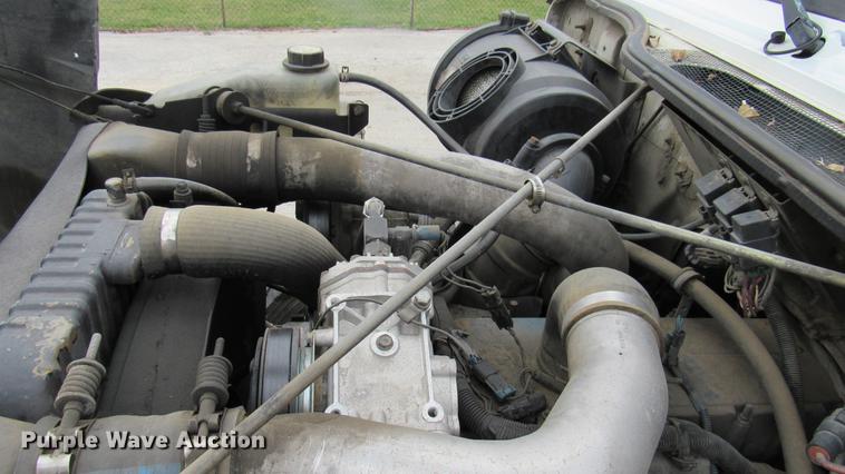 image for item DC2241 2001 International 4900 X-ray inspection truck