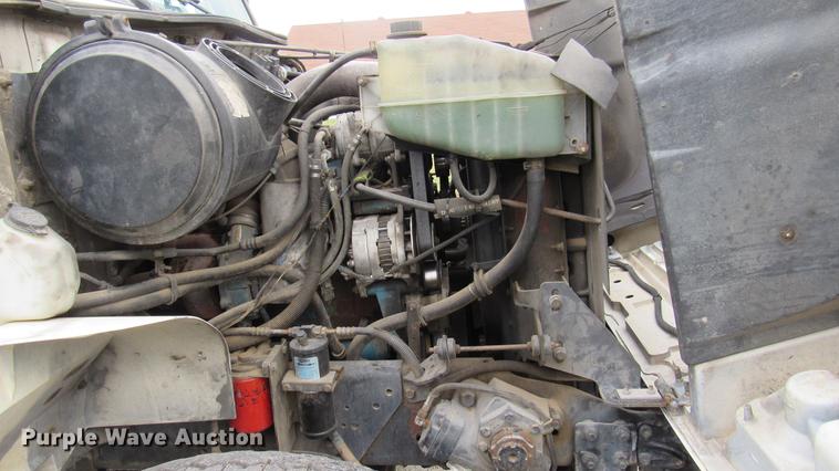 image for item DC2241 2001 International 4900 X-ray inspection truck