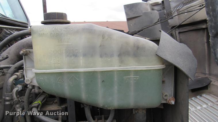 image for item DC2241 2001 International 4900 X-ray inspection truck