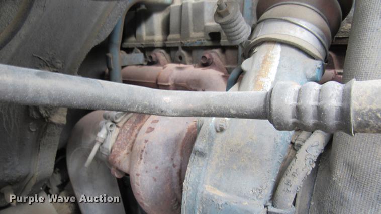 image for item DC2241 2001 International 4900 X-ray inspection truck